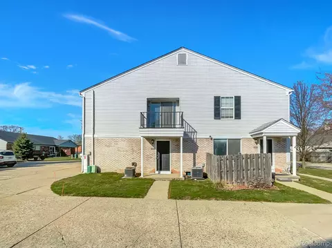 24634 Meadow Ln, Harrison, MI 48045