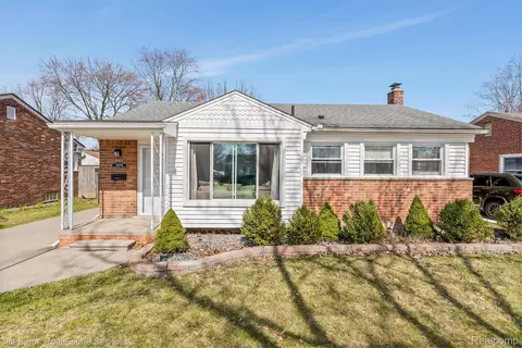23005 Englehardt St, Saint Clair Shores, MI 48080
