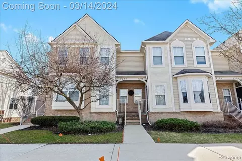 7208 Heron Hills Dr, Walled Lake, MI 48390
