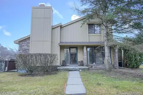 1720 S Hill Blvd, Bloomfield Hills, MI 48304