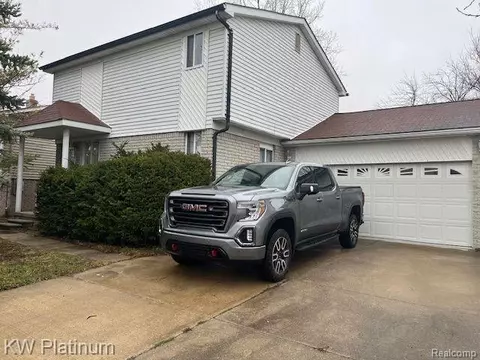 30120 Groveland St, Madison Heights, MI 48071