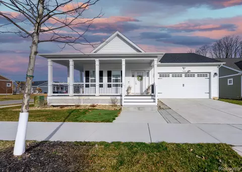 9293 Regency Blvd, Pinckney, MI 48169