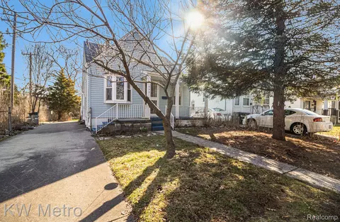 444 Laprairie St, Ferndale, MI 48220