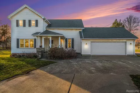 888 Baldwin Rd, Lapeer, MI 48446
