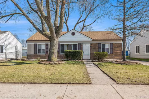 26214 Arlington St, Roseville, MI 48066