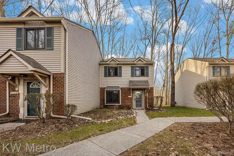 1500 Streamwood, Rochester Hills, MI 48309