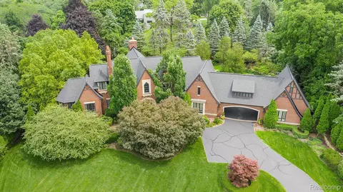 31280 Ramble Rd, Franklin, MI 48025