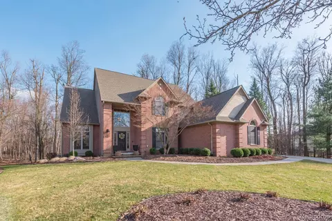 1363 Whispering Maples Crt Ct, Pittsfield, MI 48108
