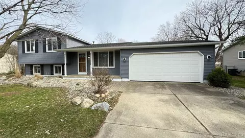 7309 Ponderosa Dr, Mundy, MI 48473