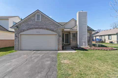 28606 Bayberry Park Dr, Livonia, MI 48154
