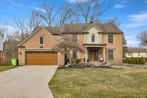 3196 Windwood Rd, West Bloomfield, MI 48324