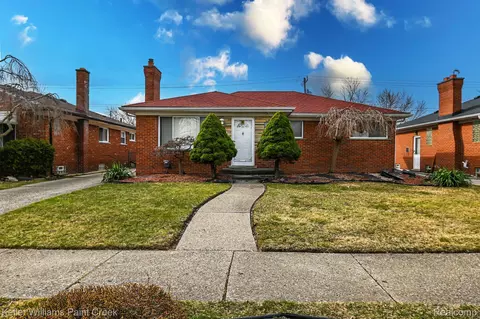 16184 Juliana Ave, Eastpointe, MI 48021