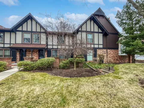 22037 Shore Pointe Ln # 64, Saint Clair Shores, MI 48080