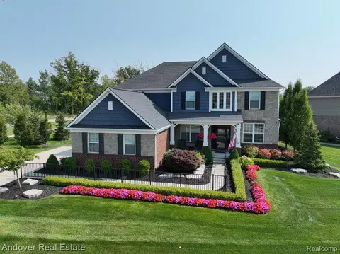 53077 Hidden River Dr, Lyon, MI 48178