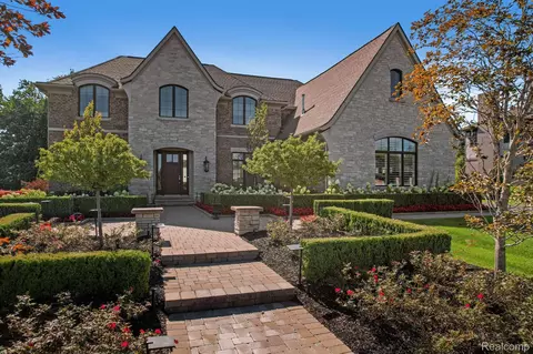 3242 Baron Dr, Bloomfield Township, MI 48302