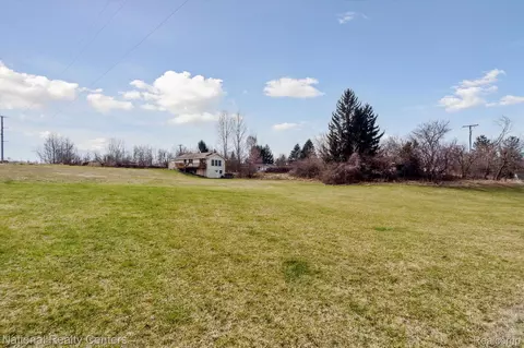 4224 E Allen Rd, Oceola, MI 48855