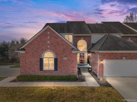 2108 Austin Dr, Shelby Township, MI 48316