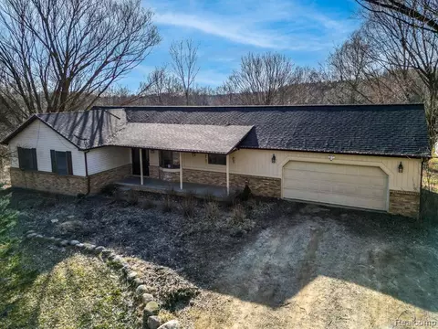 9775 Melissa Ln, Davisburg, MI 48350
