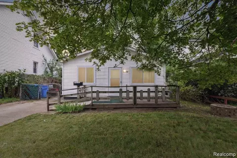 7252 Maxwell Ave, Warren, MI 48091 photo 1