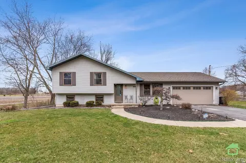 504 Erie Rd, Bedford, MI 48182