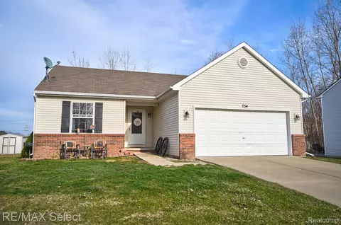 734 Haystack Dr, Linden, MI 48451