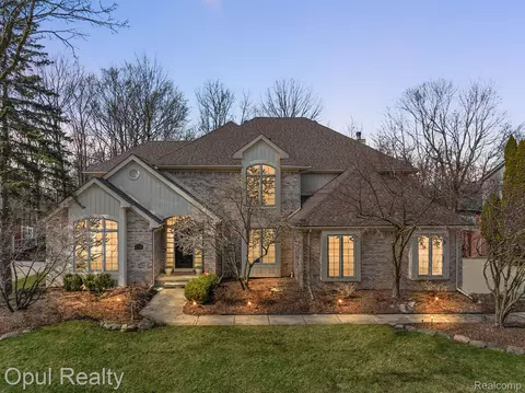 27147 Winchester Crt Ct, Farmington Hills, MI 48331