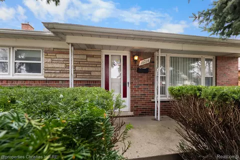 16714 Forest Ave, Eastpointe, MI 48021