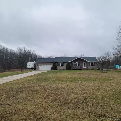 5121 Clearview Dr, Marion, MI 48843