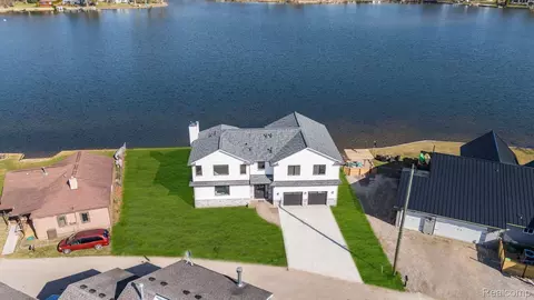 9604 Buckingham Buckingham Rd, White Lake, MI 48386