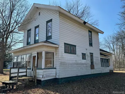 713 N Clinton St, Albion, MI 49224