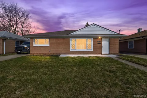 1167 E Hudson Ave, Madison Heights, MI 48071