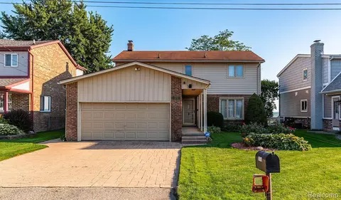 35764 Koenig St, New Baltimore, MI 48047