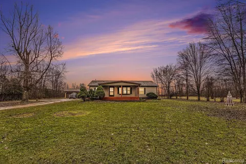 11533 Dunn Rd, Riley, MI 48041