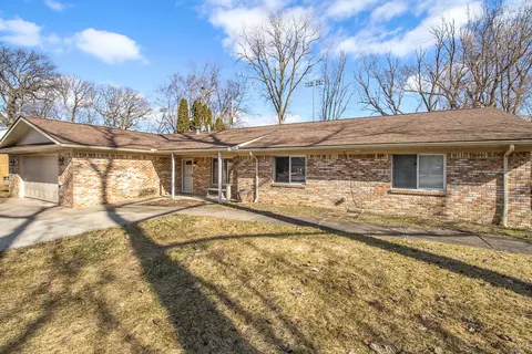 1190 Alhi St, Waterford, MI 48328