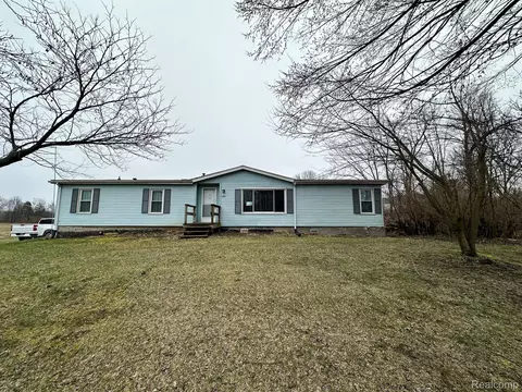 3080 Snoblin Rd, North Branch, MI 48461