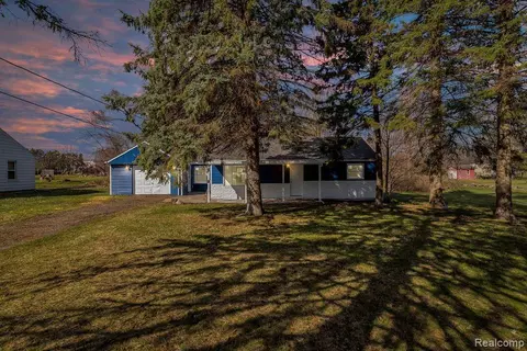 5428 Miller Rd, Swartz Creek, MI 48473