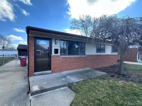 15650 Flanagan St, Roseville, MI 48066