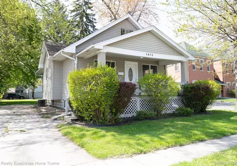 1412 Lyon St, Port Huron, MI 48060