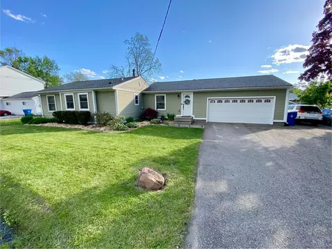 1298 S Cass Lake Rd, Waterford, MI 48328