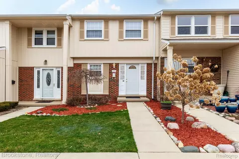 1764 Brentwood Dr 501 Court B Dr #501, Troy, MI 48098