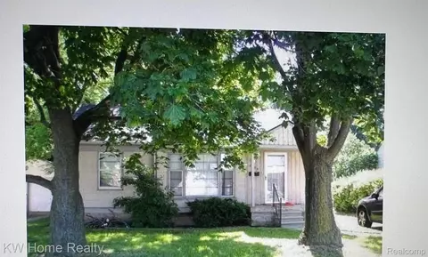 3754 E Greenfield Rd N, Berkley, MI 48072