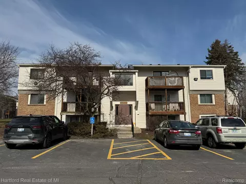 30022 W 12 Mile Rd Apt 8 1 Rd # 8, Farmington Hills, MI 48334