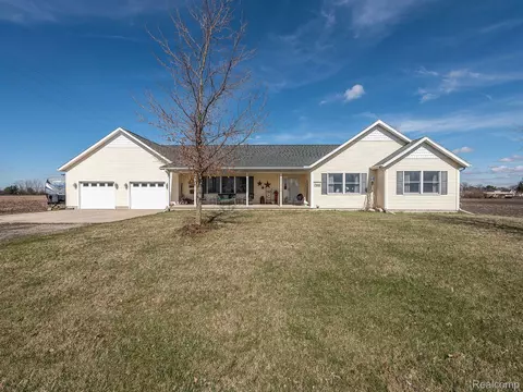 7992 Bluebush Rd, Maybee, MI 48159