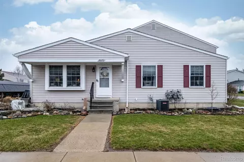 28293 Raleigh Crescent Dr, Chesterfield, MI 48051