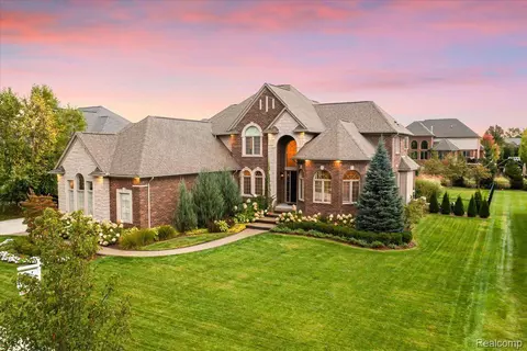 62780 Morningside Dr, Washington, MI 48094