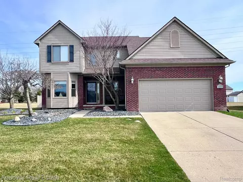 30197 Olmstead Rd, Flat Rock, MI 48134