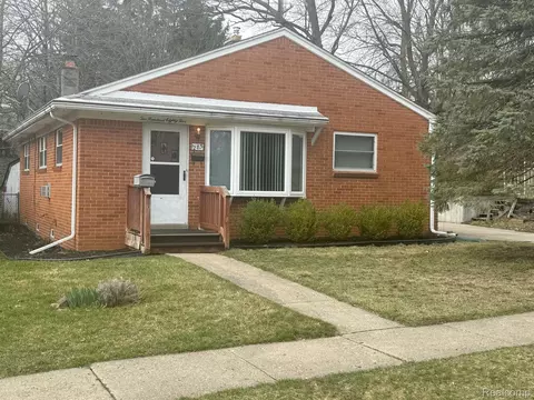 285 Noble St, Milford, MI 48381