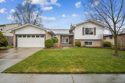 7088 Chadwick Dr, Canton, MI 48187