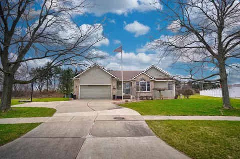 4196 S Locust Ln S, Swartz Creek, MI 48473