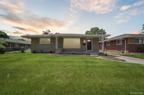 14031 Fenton, Redford, MI 48239